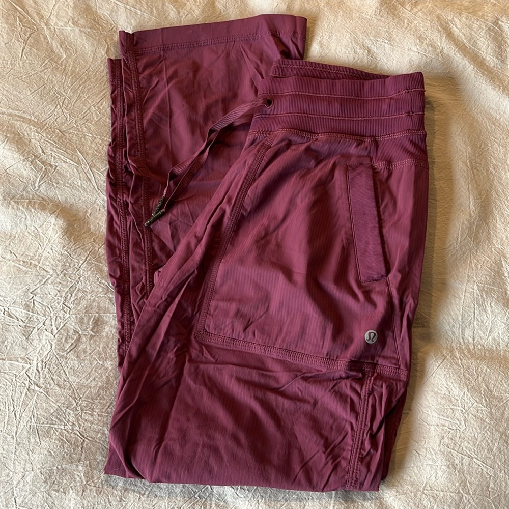 LULULEMON studio dance pant 4 Burgundy